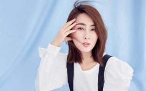 女同性恋两年深情被家人拆散,如何走出痛苦 1