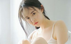 每次想亲老婆她都躲开,说不喜欢,这咋回事呀 1