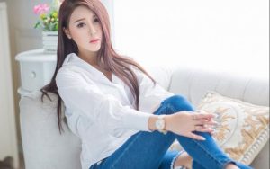 我追女孩她让等俩月,期间又有人追,我到底咋办呀 1