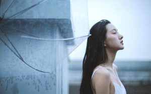 我忘不掉前女友,还老想着和她在一起,到底咋办呀 1