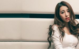 我太粘人,女友很反感,咋才能挽回我俩感情 1