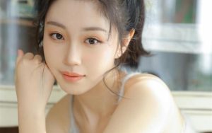 分手后老控制不住找前女友,因她新结识男生好纠结 1