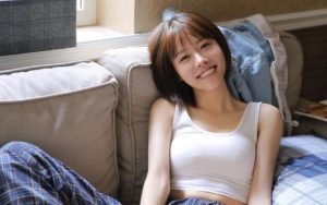 跟女孩表白她沉默,之后还答应看电影,啥意思呀 1