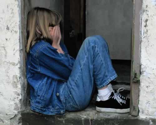 男人的婚外情都会在什么情况下结束？原配怎么推波助澜分离小三？_情感