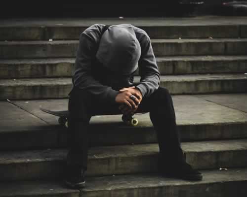 为什么男人既不离婚，也不愿意碰你？_情感