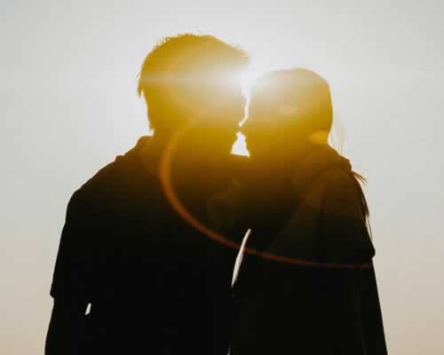 遭遇出轨为什么出轨男人选择小三而不是原配？为什么他想离婚？_情感