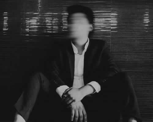 为什么遭遇出轨原配不愿意离婚？被出轨的原配到底该不该分离小三_情感