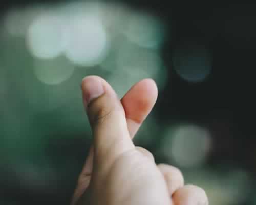 为什么明明有很多人爱我，我却还是感到孤独痛苦？_情感