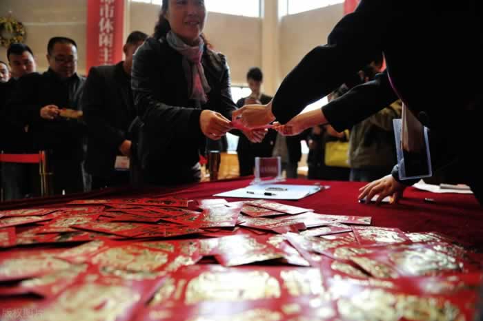 心理学家惊人推测：钱约等于爱_情感
