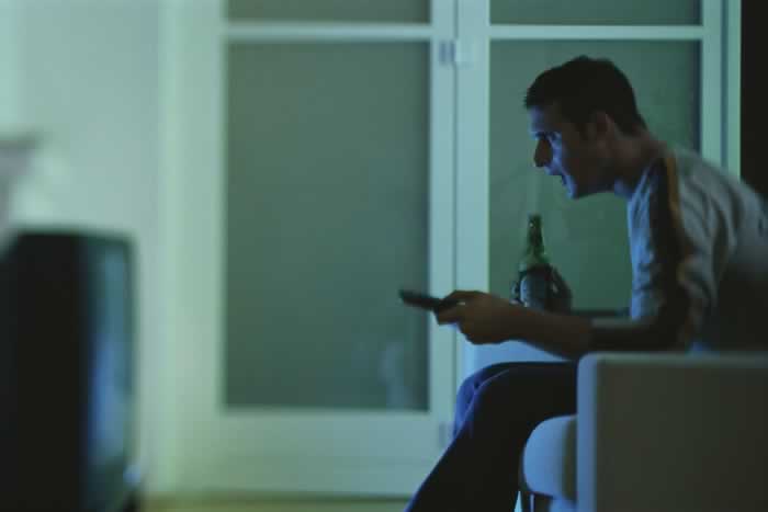 现在还有独身主义者么？由单身女孩被困浴室30个小时想到的_情感