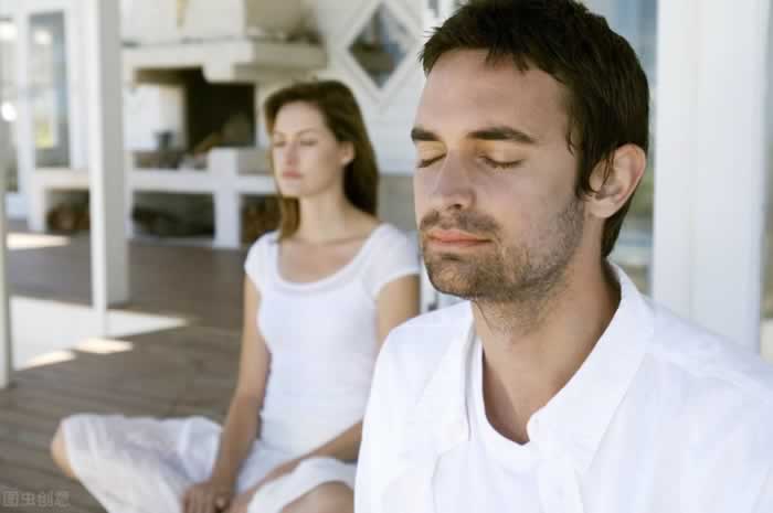 比起离婚时的歇斯底里，提升婚姻关系的质量才是终极答案_情感