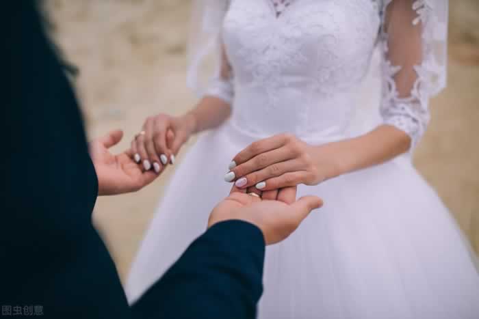 好的婚姻就是：给你一个眼神，你自己体会_情感