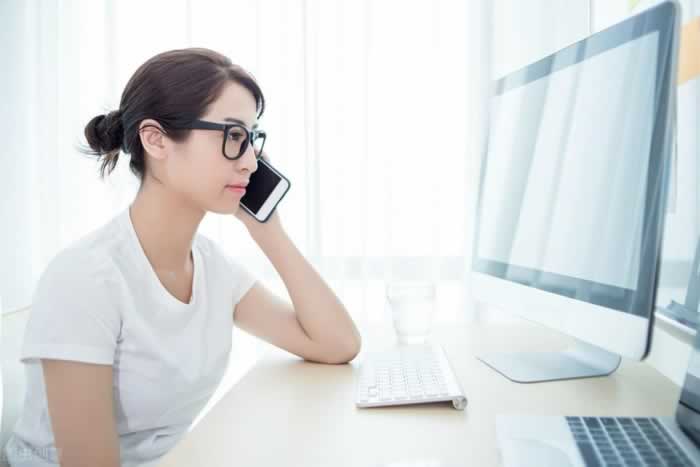当下的力量：做一个现实的女人总要好过做一个痛苦的女人_情感