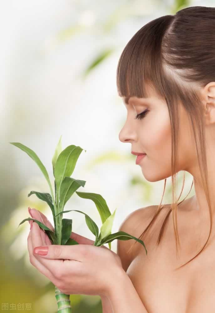 当下的力量：做一个现实的女人总要好过做一个痛苦的女人_情感