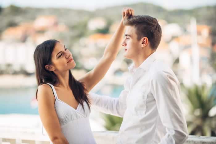 当你结婚十年以后，还能找到“爱”的感觉么？_情感