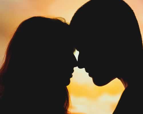 能让男人“上瘾”的女人，基本上都有这些特征，缺少一个也不行_情感