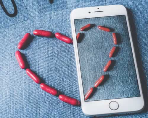 追求女生时，你要如何回复女生的“好无聊啊！”才是最佳答案呢？_情感