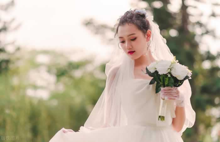 在婚姻里，女人一旦背叛，会将最珍贵的这3样东西献给情人_情感