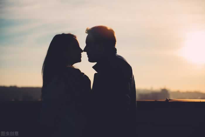 婚姻变成了“凑合”？牢记这3个秘诀，夫妻间会越来越甜蜜_情感