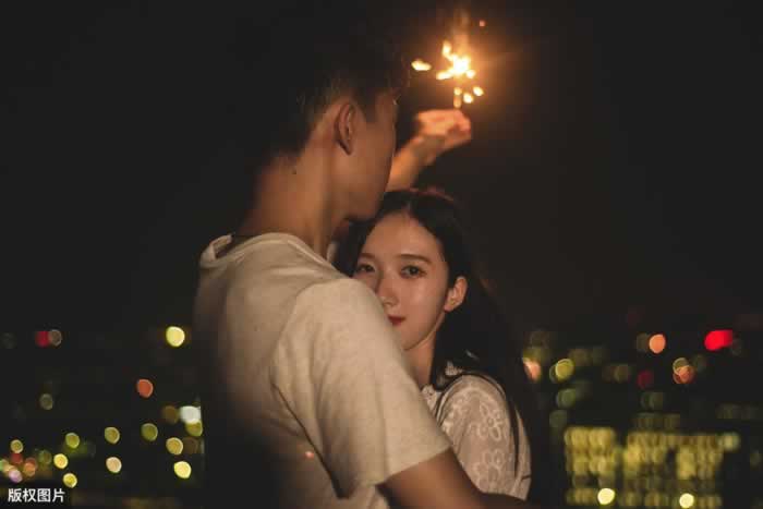 包文婧的爱情：这样恰到好处地“夸”男人，让他更宠你_情感
