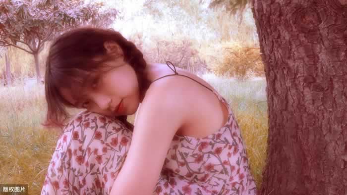 在感情里很“作”的女孩，其实都藏着“自卑情结”_情感