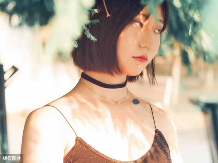 在感情里很“作”的女孩，其实都藏着“自卑情结”_情感