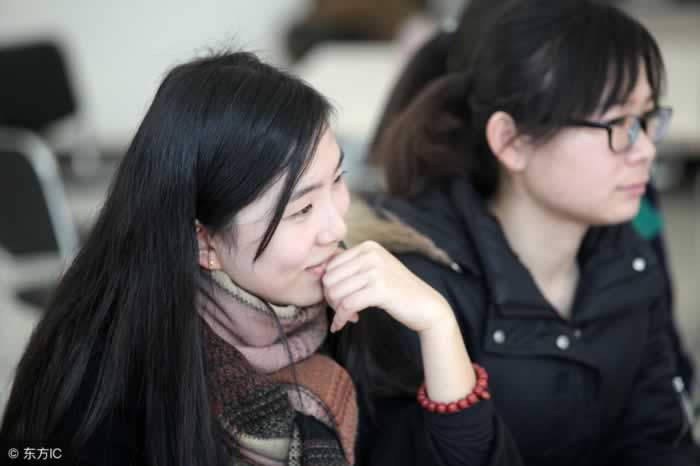 为什么坏男人，总不缺女朋友？因为他们擅长这些事_情感