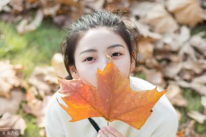 女人对你没兴趣的4个表现，别再傻傻付出了_情感