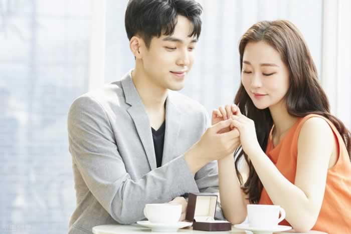 婚姻平淡期，女人哪些行为会让男人再次动心？_情感