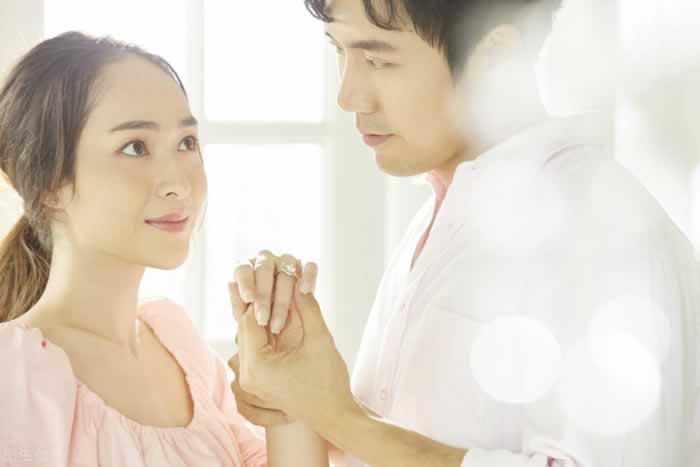 婚姻平淡期，女人哪些行为会让男人再次动心？_情感