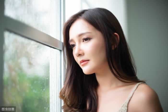 被冷暴力伤害过的女人，该如何正确面对？让女人免受情绪折磨_情感