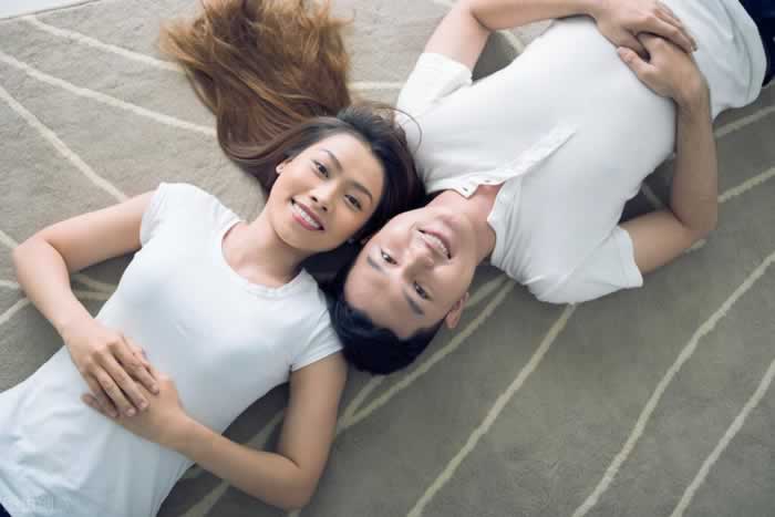 老公出轨有外遇了，妻子怎么挽救婚姻？_情感