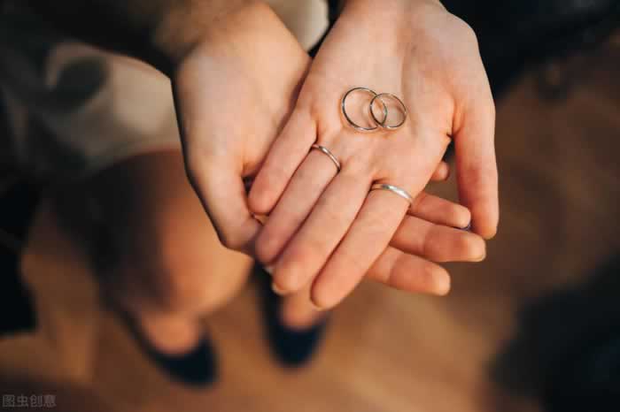 婚姻中出现危机该如何应对？婚姻修复的正确办法_情感