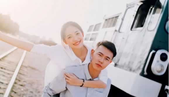 去追一个自己喜欢的女孩子，这样子更实际_情感