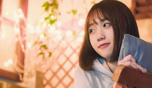 女生大姨妈来了怎么哄女孩子开心？_情感