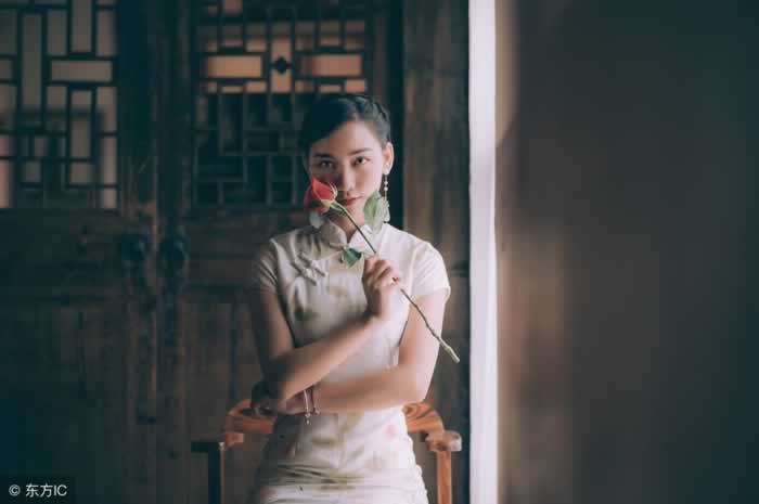 最打动男人的是女人的“柔”，学会这几招激起男人的爱怜和保护欲_情感