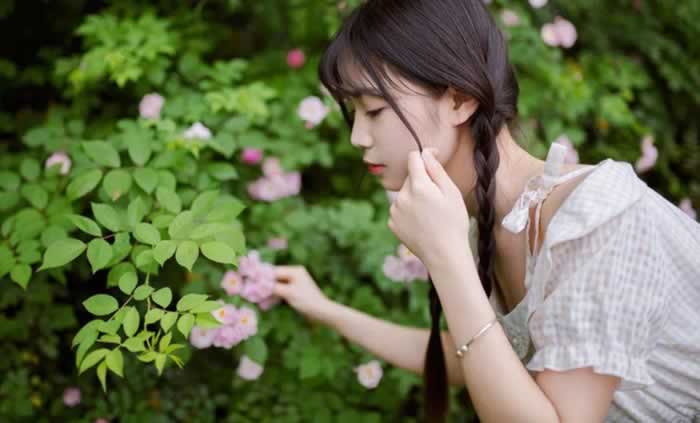 男人越爱你，越会有这三种表现，说明他根本放不下你！_情感