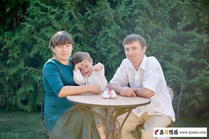婚姻在现实中，有两类极端的走法_情感