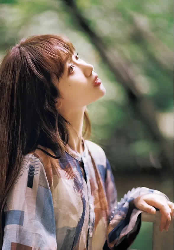 别活成别人眼里的你，一个优秀的自我无须畏惧他人的眼光_情感