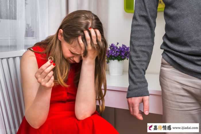 男人要怎么看自己的女人有没有婚外情？_情感