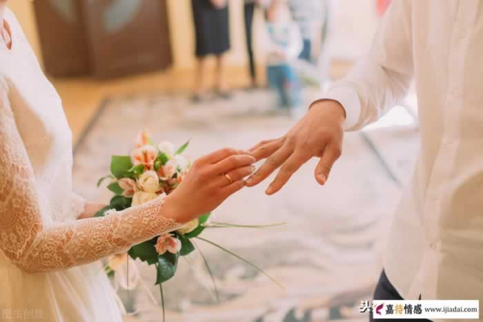 出轨怎么挽回婚姻，哪些技巧可以让男人放弃小三回归家庭？_情感