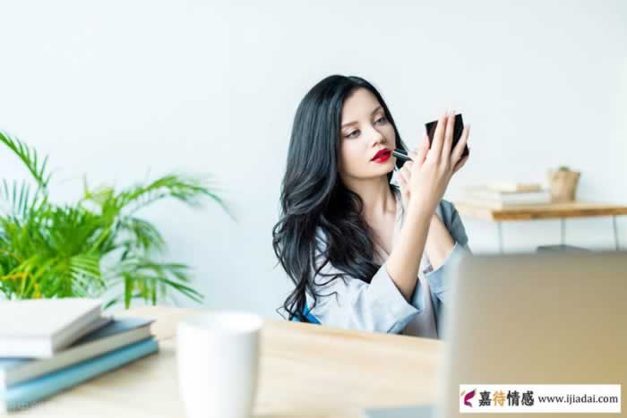 挽回女人别那么傻，别把自己弄得那么廉价_情感
