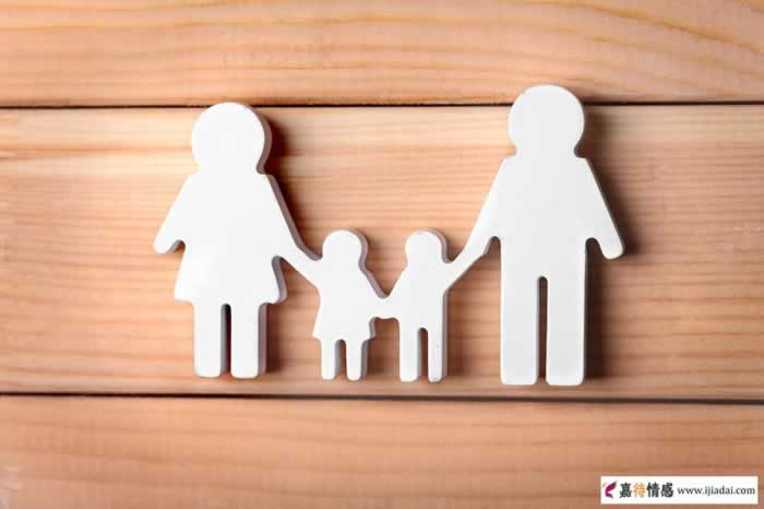 再婚父母是怎么影响她的婚姻关系？_情感
