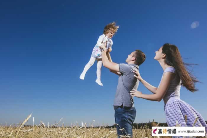 再婚父母是怎么影响她的婚姻关系？_情感