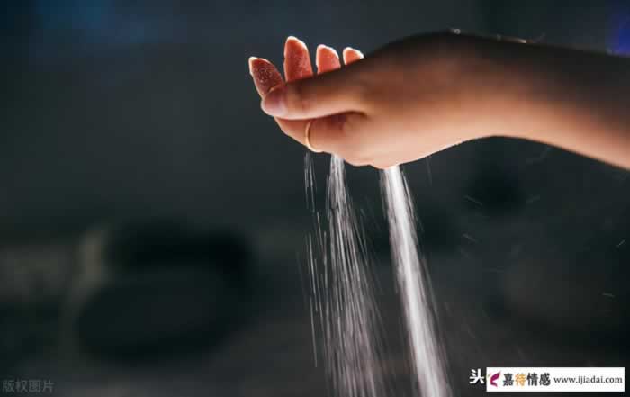 婚姻最大的禁忌是“分房分床”，如果你也有这样的经历，点击下_情感
