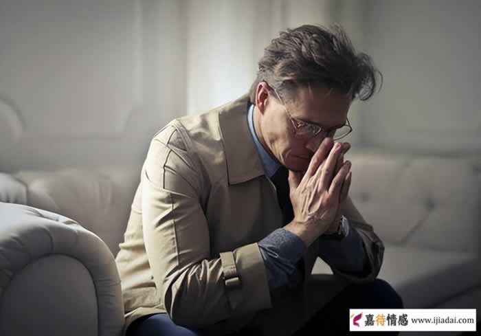 低位挽回的四个表现，原配这样做，就是在助长男人出轨的气焰_情感