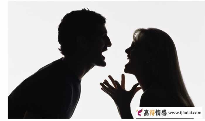 老公出轨情人十年，原配用一招让两个人反目，真爱过不了金钱关_情感