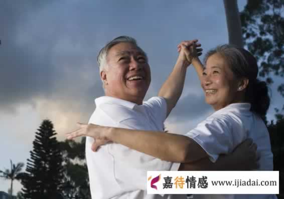 人到中年，有这“三怕”，想躲想逃不敢面对_情感