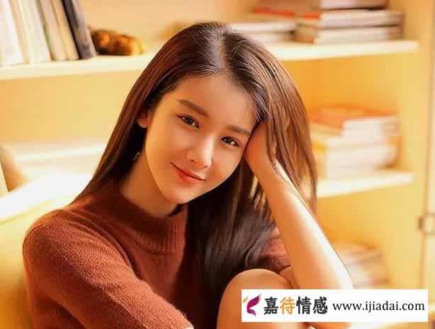 35岁剩女相亲条件：彩礼和车一个不少，房子还要加我名_情感