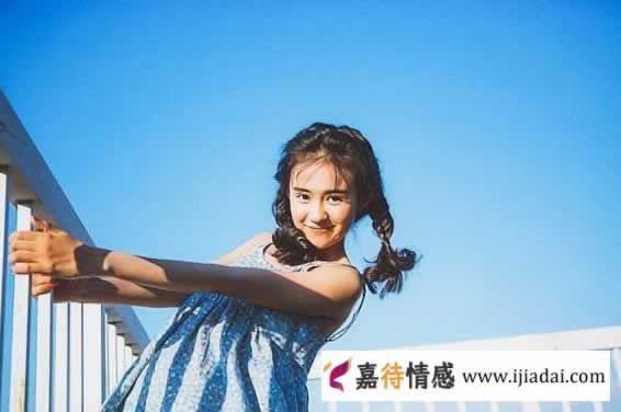 异性交往中，男人最想宠的，往往是具备这种特质的女人_情感